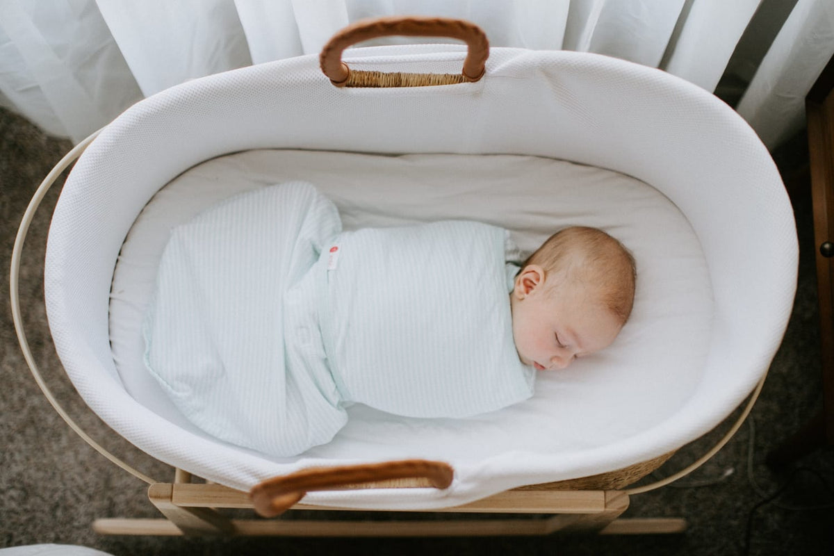 Don't Stop Swaddling Too Early embé®